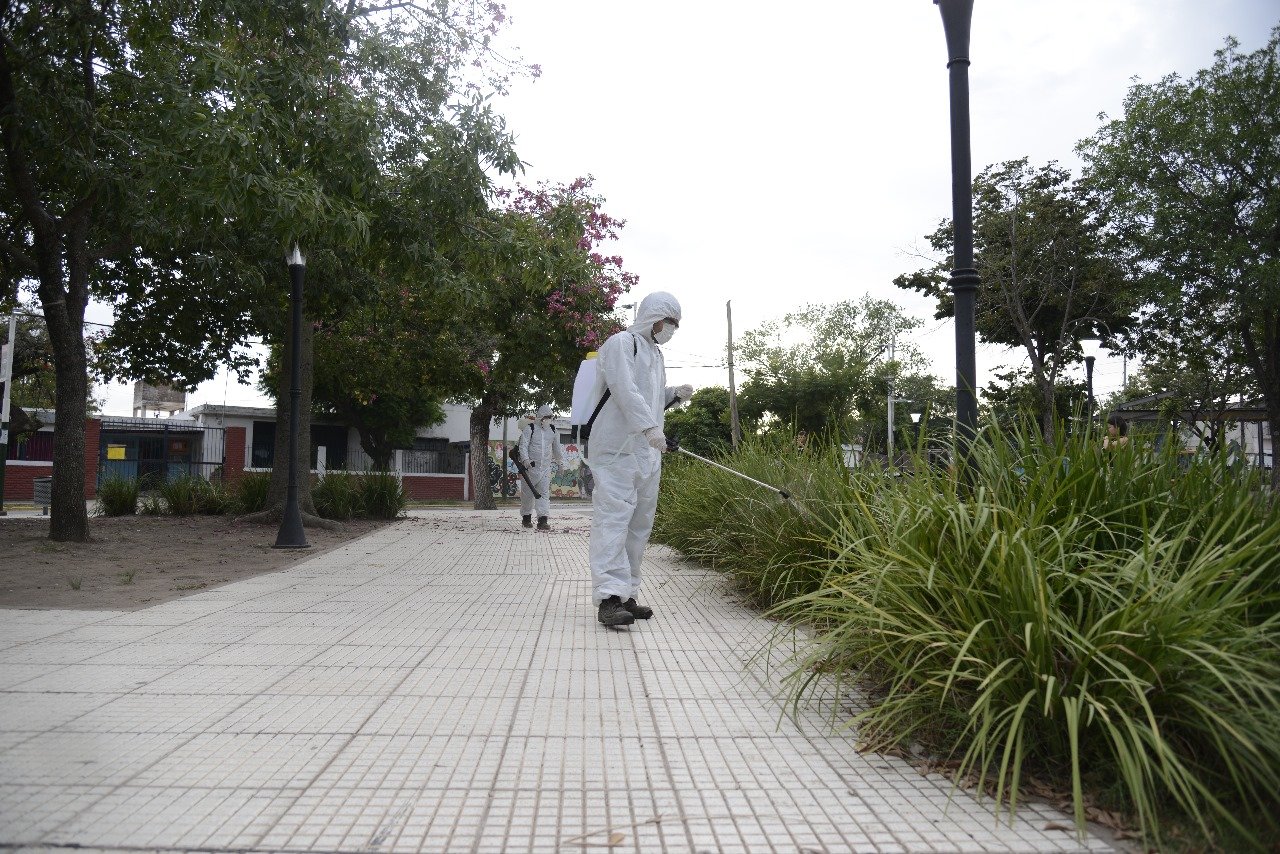 Continúan las tareas de fumigación en barrios y espacios públicos - El ...