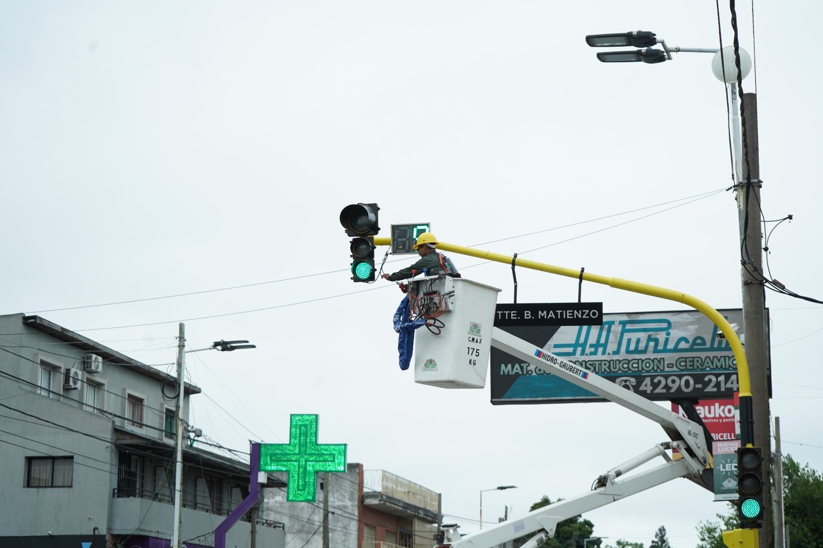 Instalación de contadores de tiempo en semáforos de la Avenida Boulevard Buenos Aires