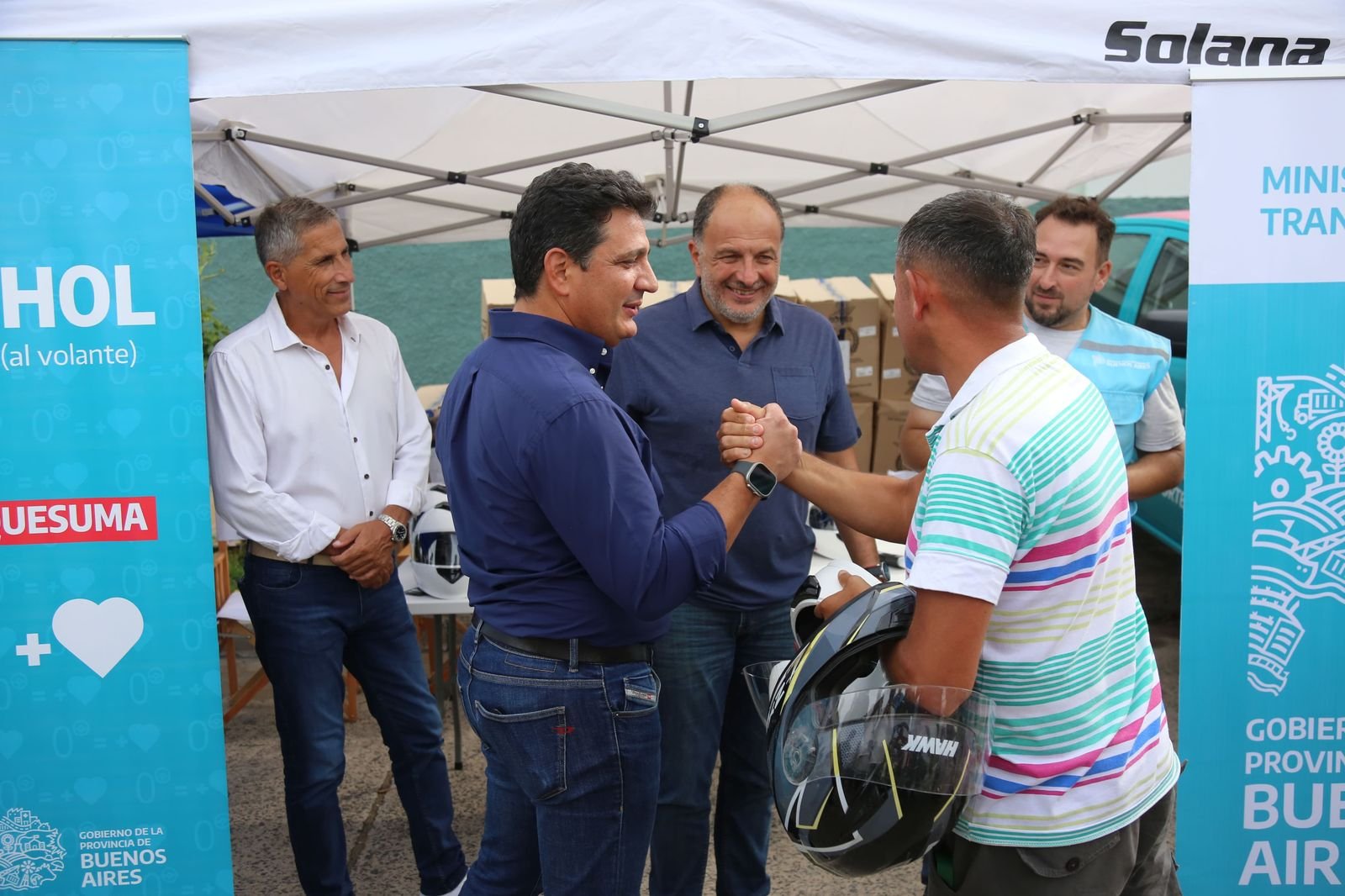 Marinucci y Garate entregaron cascos para potenciar la seguridad vial