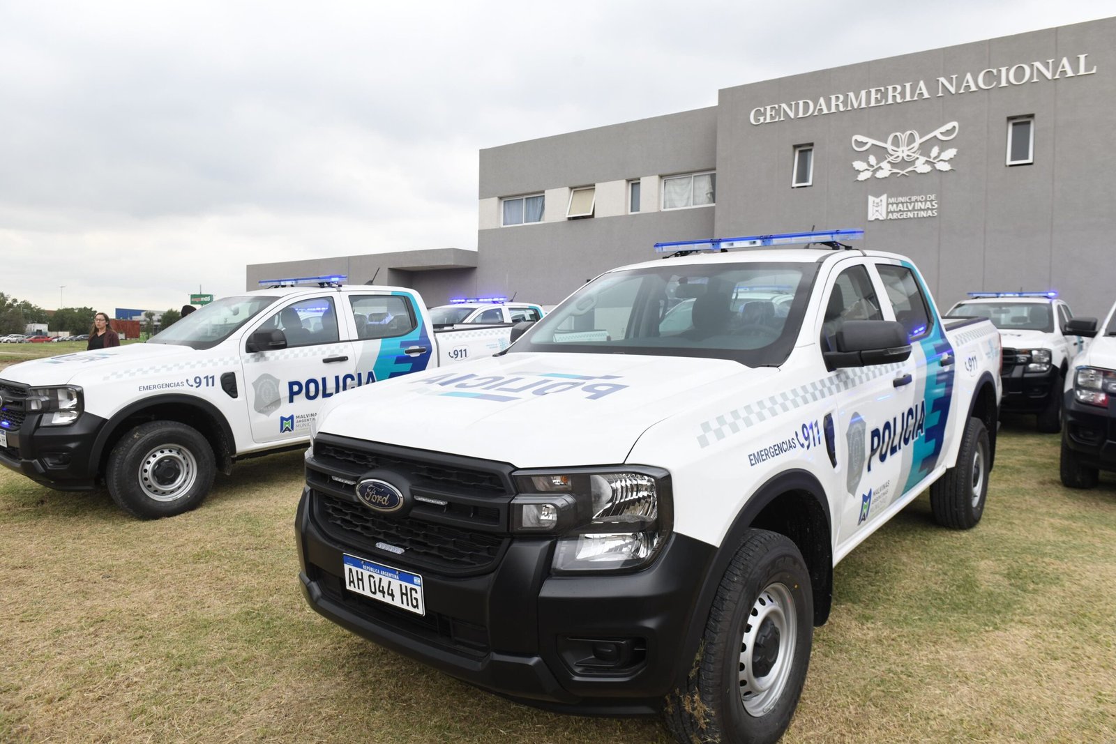 Entrega de 13 nuevos móviles policiales