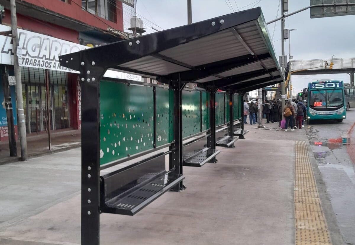 Nuevas paradas de colectivos frente a la Universidad de Lomas de Zamora ...