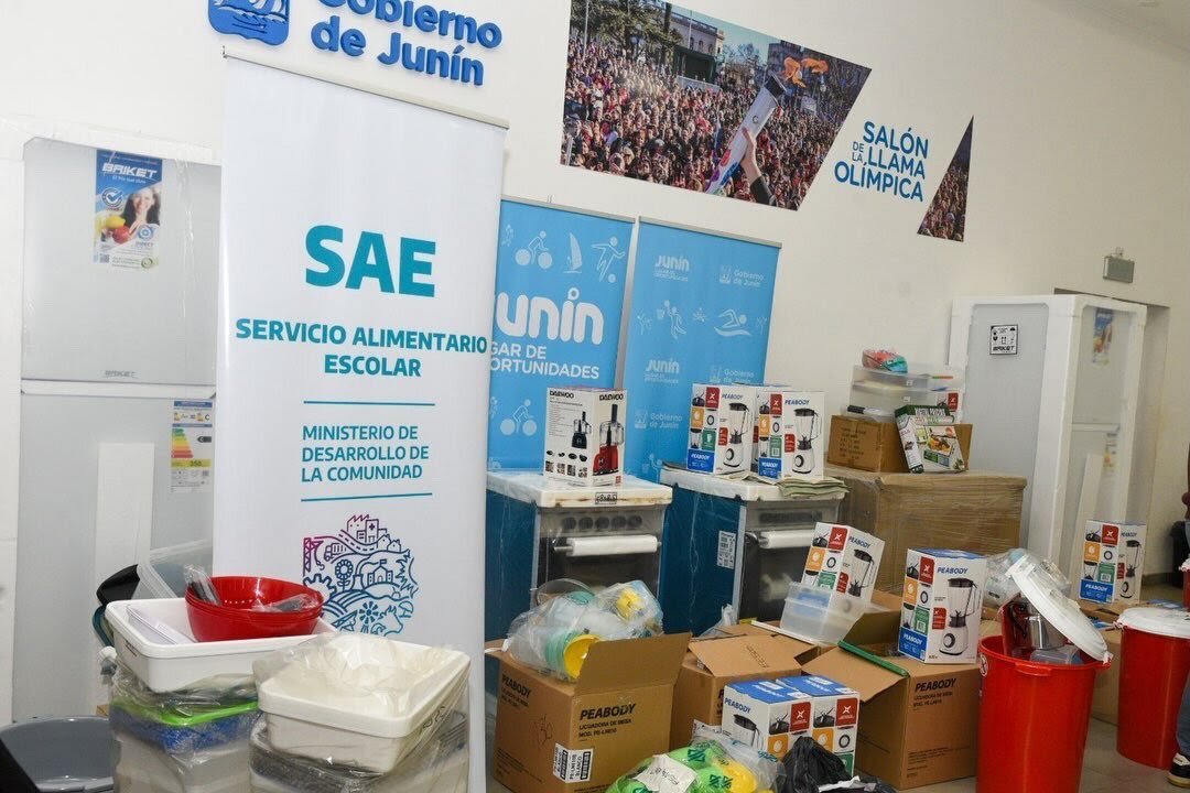 La Provincia entregó equipamiento escolar en Junín
